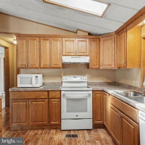 220 MAPLE AVE, Manheim, PA 17545