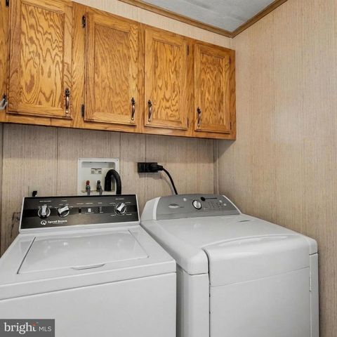 220 MAPLE AVE, Manheim, PA 17545