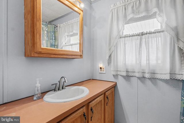 220 MAPLE AVE, Manheim, PA 17545