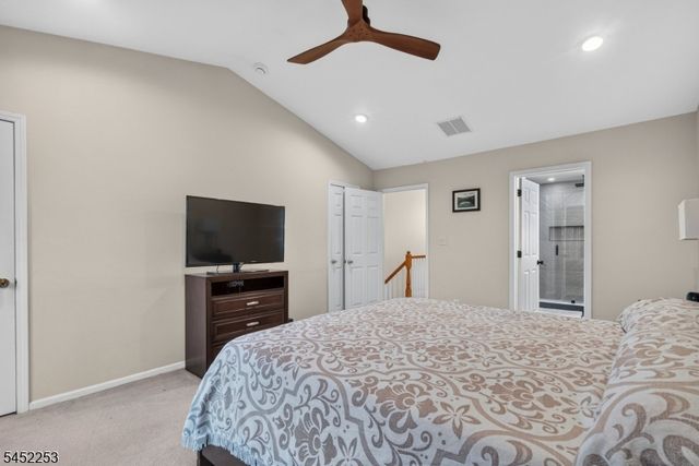 252 Ridge Dr, Pompton Lakes Boro, NJ 07442