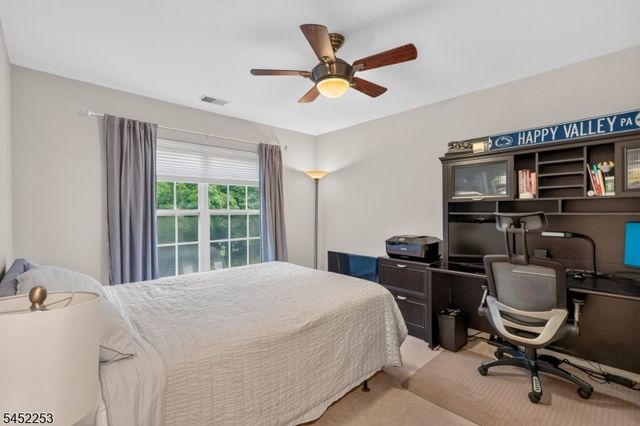 252 Ridge Dr, Pompton Lakes Boro, NJ 07442