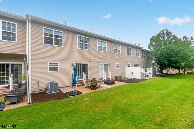 252 Ridge Dr, Pompton Lakes Boro, NJ 07442