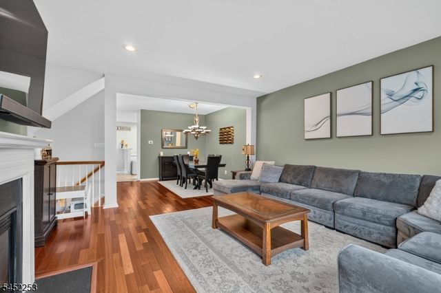 252 Ridge Dr, Pompton Lakes Boro, NJ 07442