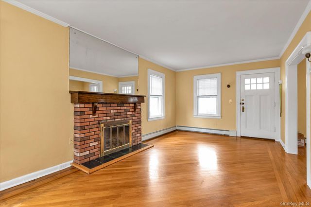 154 Rocklyn Avenue, Lynbrook, NY 11563