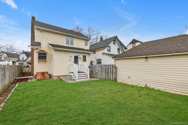 154 Rocklyn Avenue, Lynbrook, NY 11563