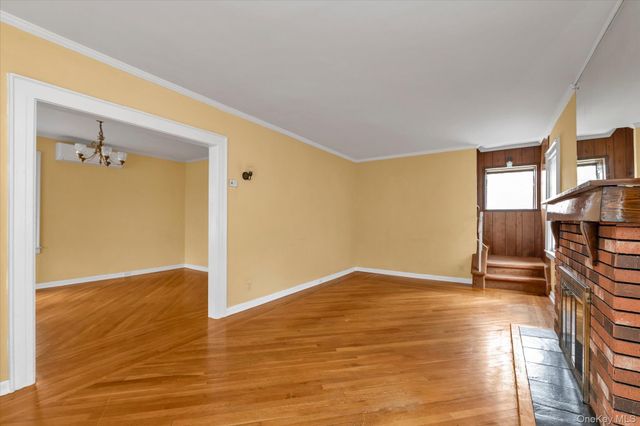 154 Rocklyn Avenue, Lynbrook, NY 11563