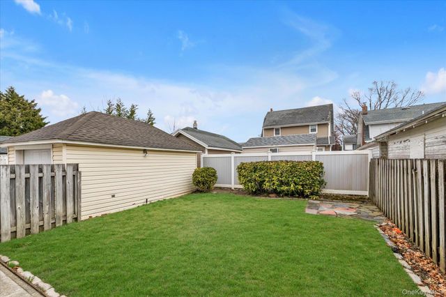154 Rocklyn Avenue, Lynbrook, NY 11563