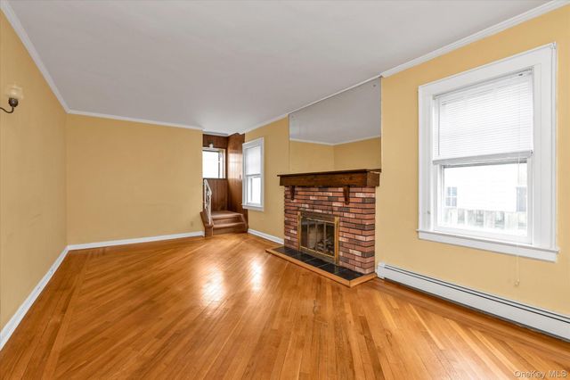 154 Rocklyn Avenue, Lynbrook, NY 11563