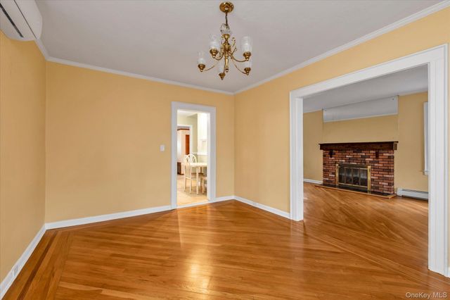 154 Rocklyn Avenue, Lynbrook, NY 11563