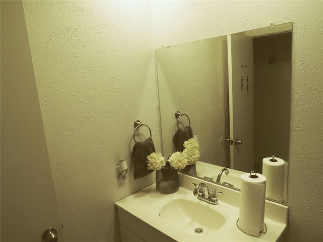 7218 Chinaberry Road, Dallas, TX 75249