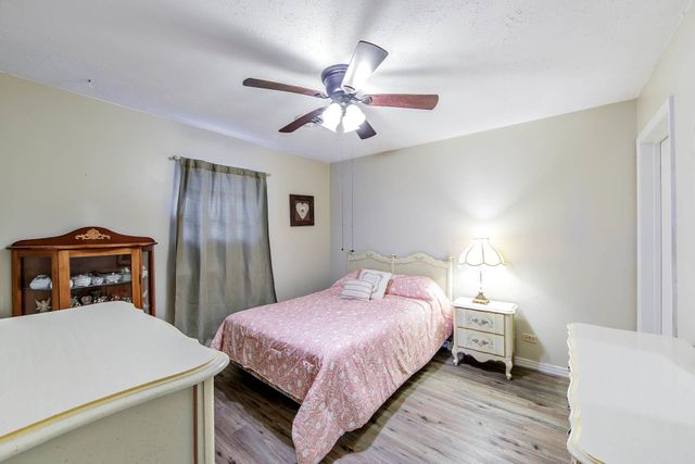 126 Kellie Dr, Houma, LA 70360