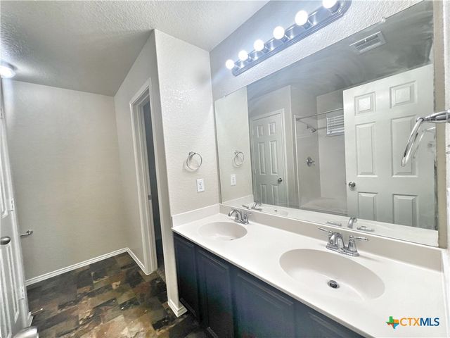 655 Tom Kemp Drive, New Braunfels, TX 78130
