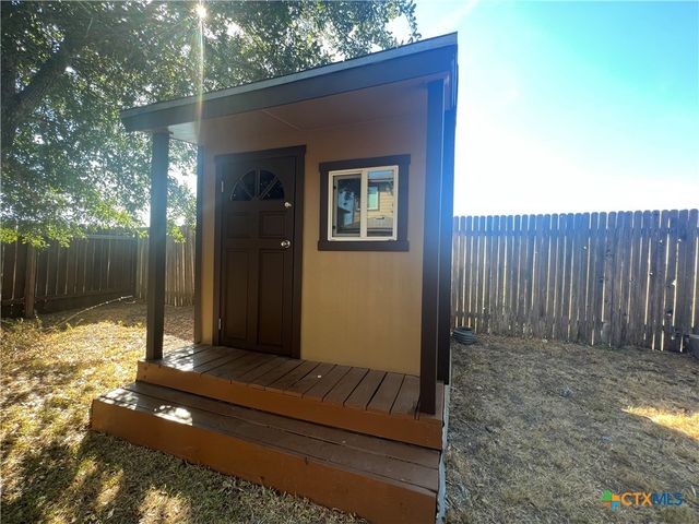 655 Tom Kemp Drive, New Braunfels, TX 78130