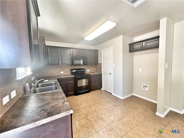 655 Tom Kemp Drive, New Braunfels, TX 78130