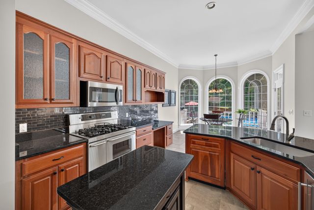 25 W Laurel Ave, Mcminnville, TN 37110
