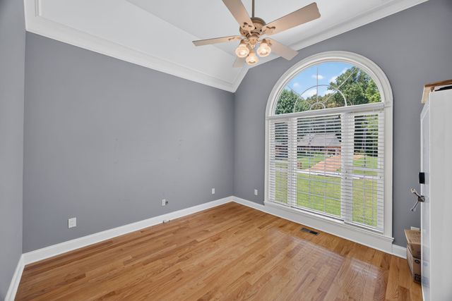 25 W Laurel Ave, Mcminnville, TN 37110