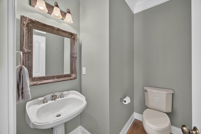 25 W Laurel Ave, Mcminnville, TN 37110
