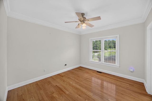 25 W Laurel Ave, Mcminnville, TN 37110