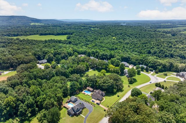 25 W Laurel Ave, Mcminnville, TN 37110