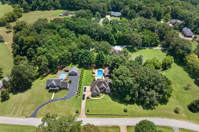 25 W Laurel Ave, Mcminnville, TN 37110