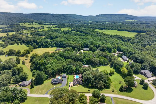 25 W Laurel Ave, Mcminnville, TN 37110