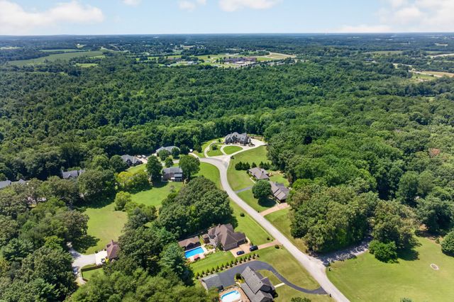 25 W Laurel Ave, Mcminnville, TN 37110