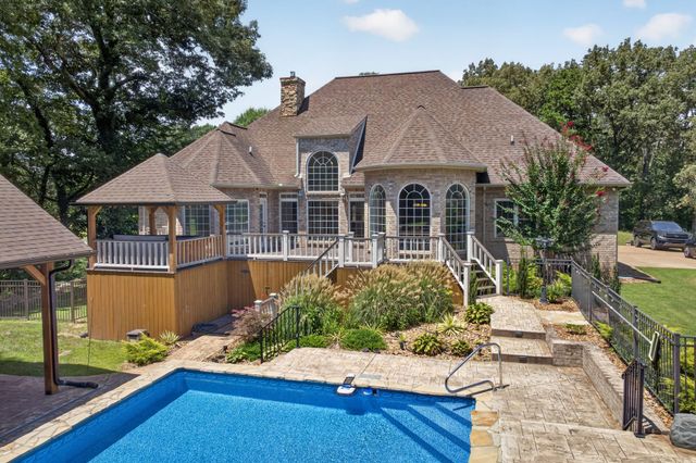 25 W Laurel Ave, Mcminnville, TN 37110