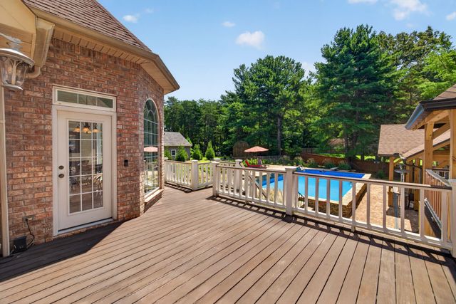 25 W Laurel Ave, Mcminnville, TN 37110