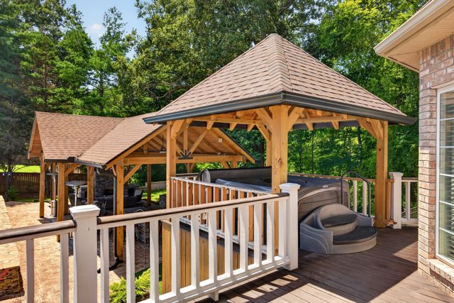 25 W Laurel Ave, Mcminnville, TN 37110