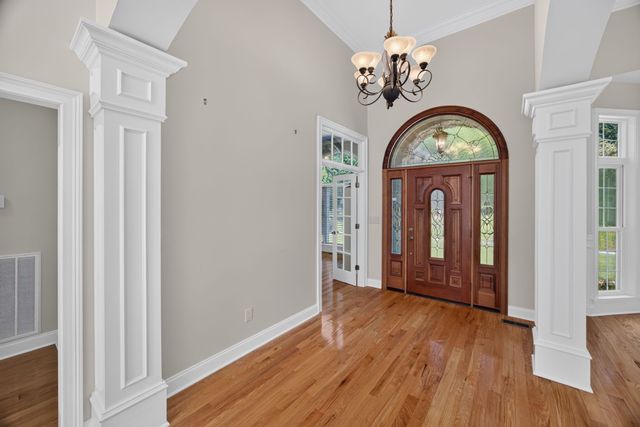 25 W Laurel Ave, Mcminnville, TN 37110