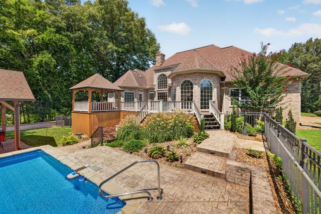 25 W Laurel Ave, Mcminnville, TN 37110