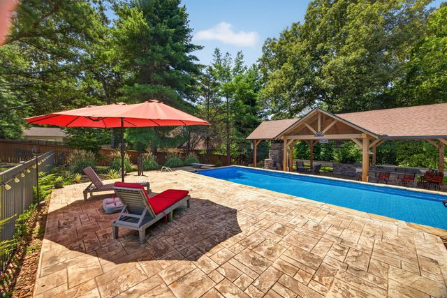 25 W Laurel Ave, Mcminnville, TN 37110