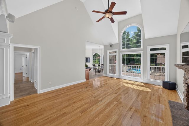 25 W Laurel Ave, Mcminnville, TN 37110