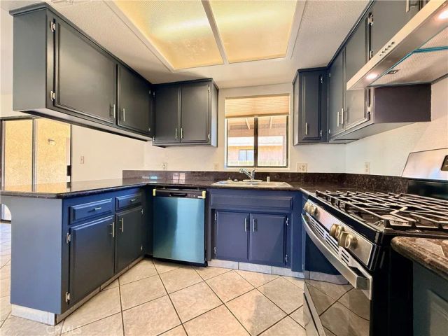 606 E Avenue J9, Lancaster, CA 93535