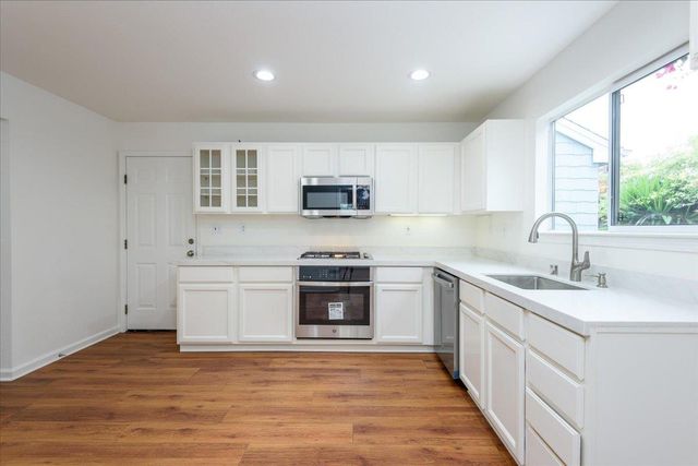 3 Bay Landing, San Mateo, CA 94401