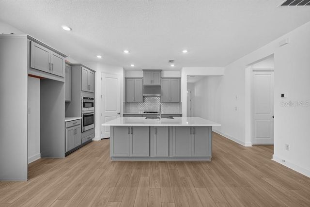 1623 ANSON LANE, Zephyrhills, FL 33541