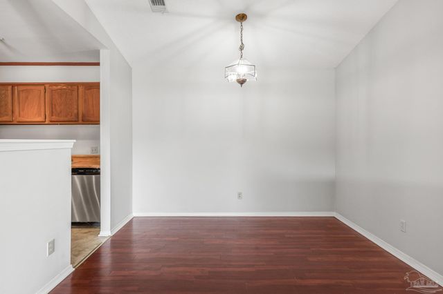 7171 N 9th Ave B-5, Pensacola, FL 32504