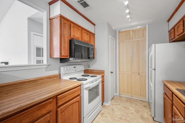 7171 N 9th Ave B-5, Pensacola, FL 32504