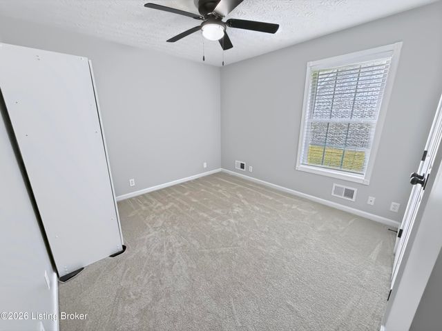 484 New Christman Ln, Shepherdsville, KY 40165