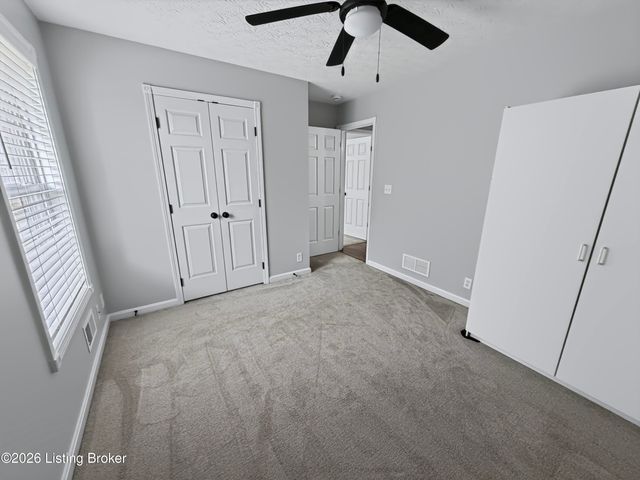 484 New Christman Ln, Shepherdsville, KY 40165
