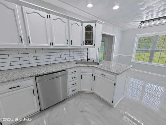 484 New Christman Ln, Shepherdsville, KY 40165