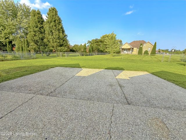 484 New Christman Ln, Shepherdsville, KY 40165