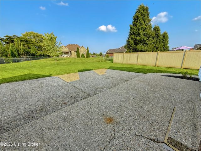 484 New Christman Ln, Shepherdsville, KY 40165