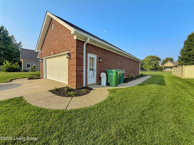 484 New Christman Ln, Shepherdsville, KY 40165