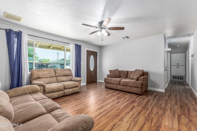 3137 N 37th Drive, Phoenix, AZ 85019