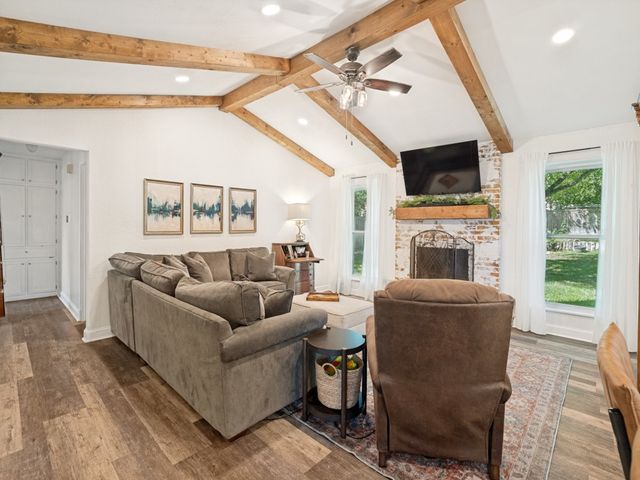 1309 Glenhaven Drive, Cleburne, TX 76033