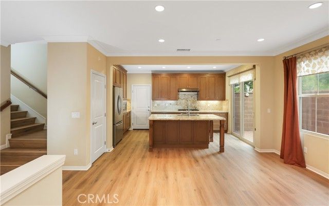 220 Kempton, Irvine, CA 92620