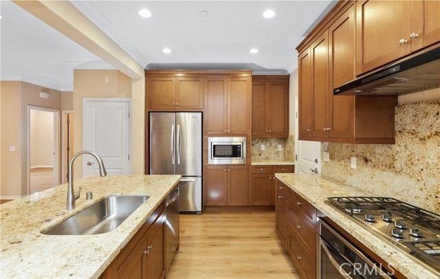 220 Kempton, Irvine, CA 92620