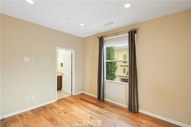 220 Kempton, Irvine, CA 92620