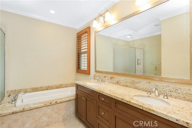 220 Kempton, Irvine, CA 92620